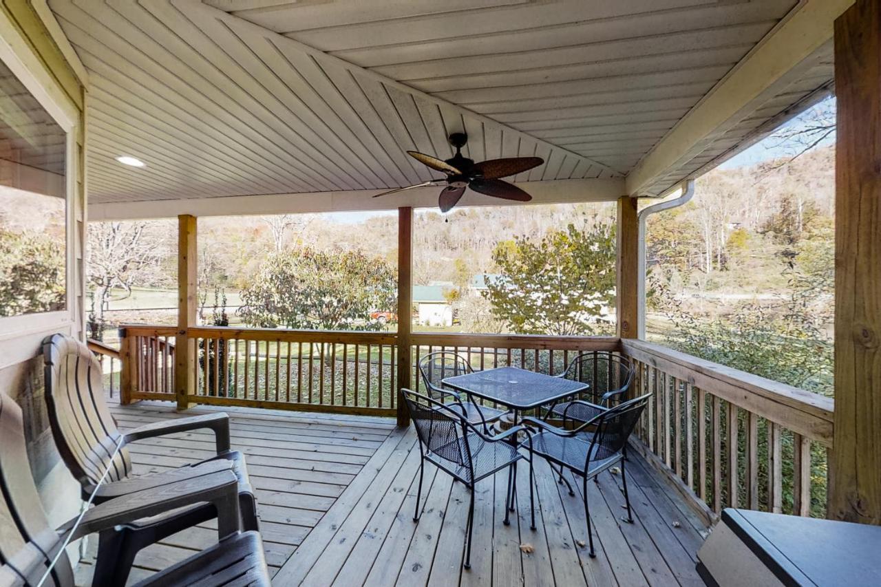 3 Bed 2 Bath Vacation Home In Whittier Esterno foto