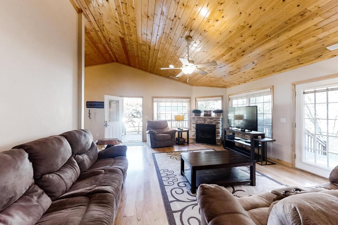 3 Bed 2 Bath Vacation Home In Whittier Esterno foto