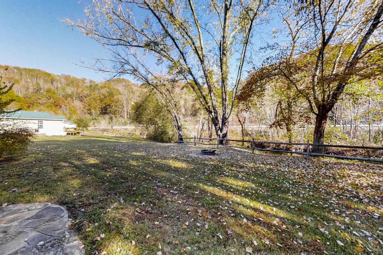 3 Bed 2 Bath Vacation Home In Whittier Esterno foto